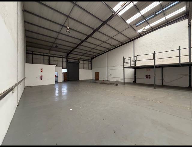 666M² WAREHOUSE TO LET IN HALFWAY HOUSE